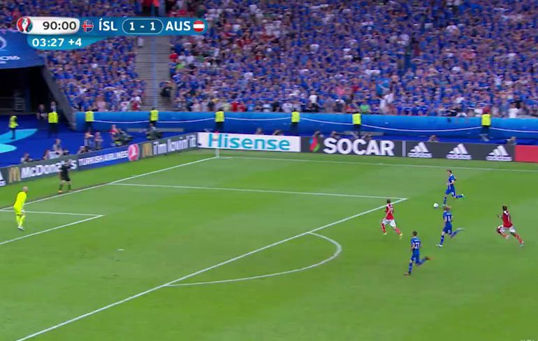 Commentator uit IJsland wordt helemaal gek na winnende goal tegen Oostenrijk