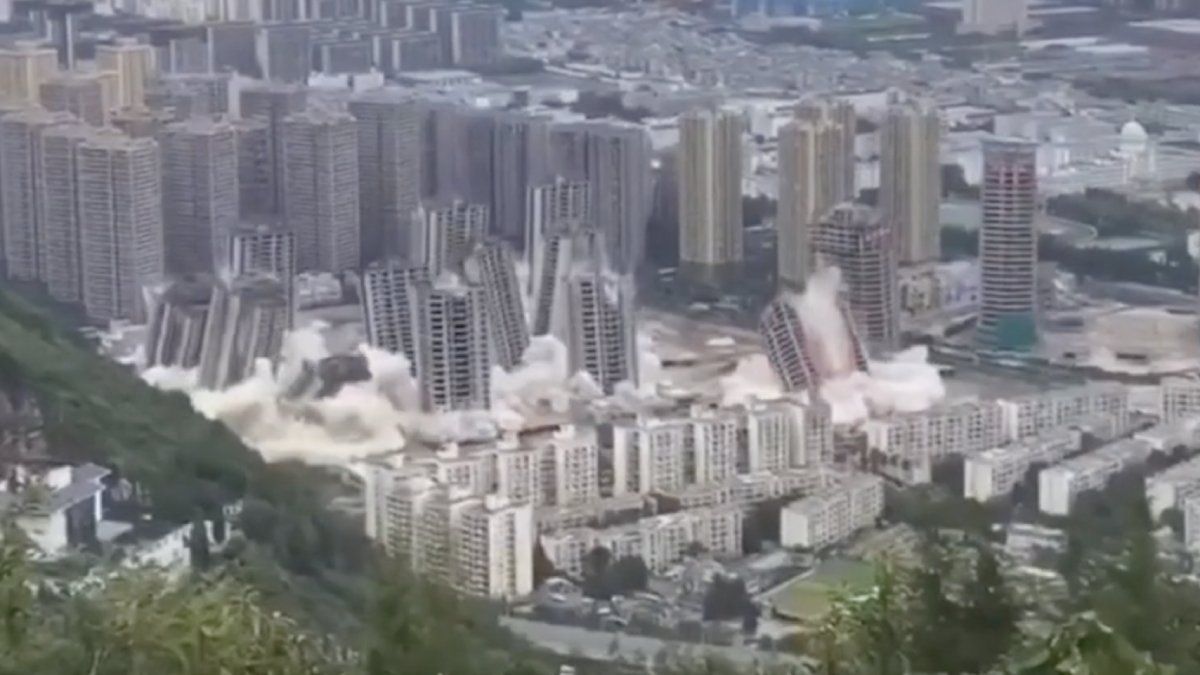 15 wolkenkrabbers opgeblazen in Chinese stad Kunming