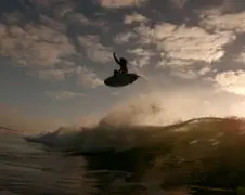 Surfers schieten met Chris Bryan