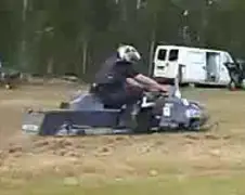 Sneeuwscooter hoeft helemaal geen sneeuw te hebben