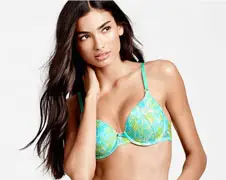 Kelly Gale in een Victoria's Secret shootje