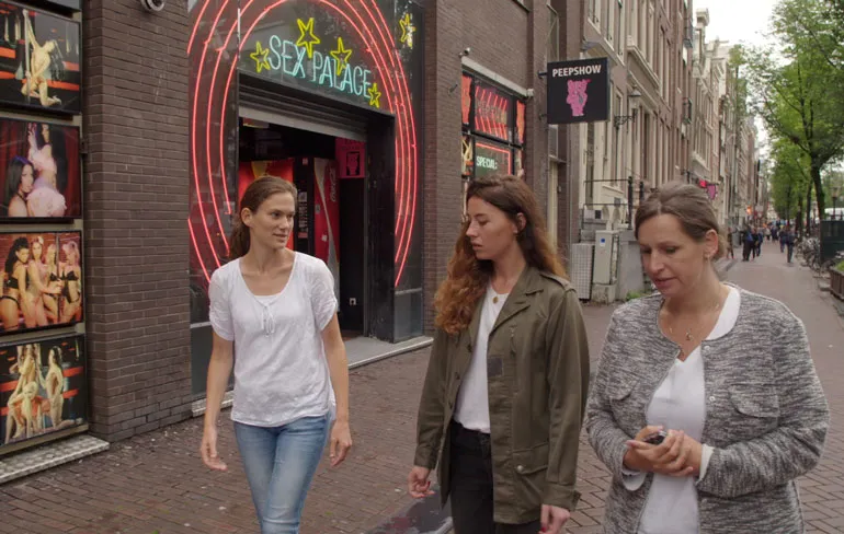 Achter de Wallen: Bidden naast Casa Rosso