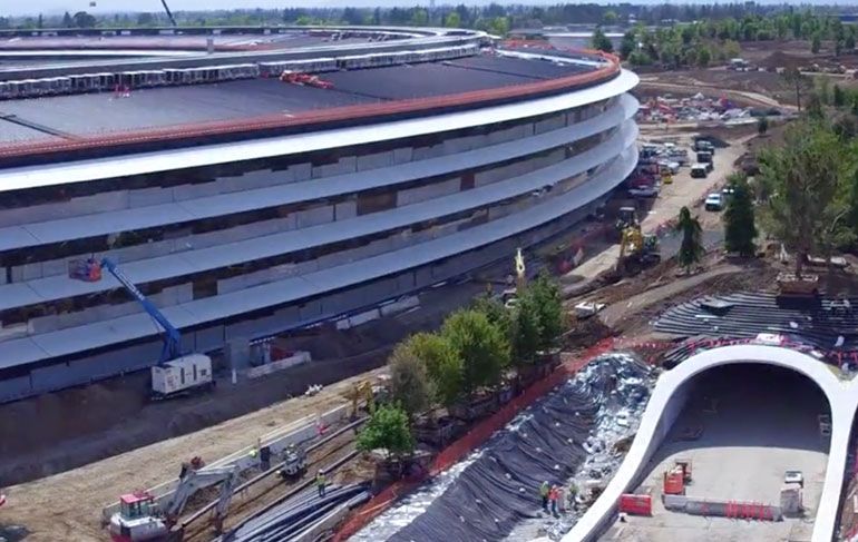 Drone beelden laten zien dat nieuwe Apple campus bijna klaar is
