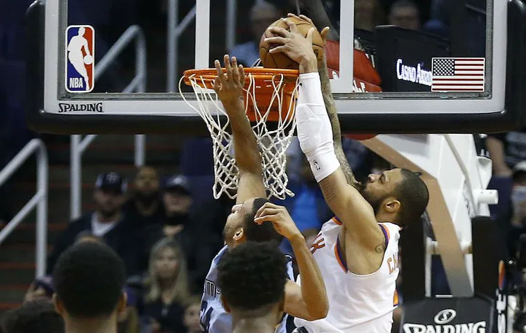 Basketbal porno: Tyson Chandler doet het in 0.6 seconden