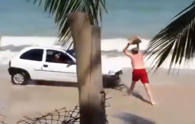 Op strand rijden schiet paps in het verkeerde keelgat