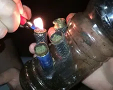 Bong Lord met zijn 4 shooter