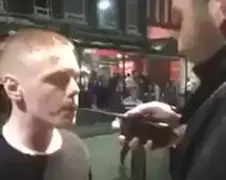 Uitsmijter neemt zat ventje in de zeik