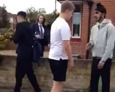 Bully zoekt ruzie en vindt het ook nog