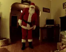 Evan betrapt Kerstman via CCTV
