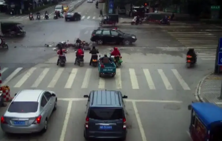 In Laibin City weten ze hoe je een ongeluk vastlegd