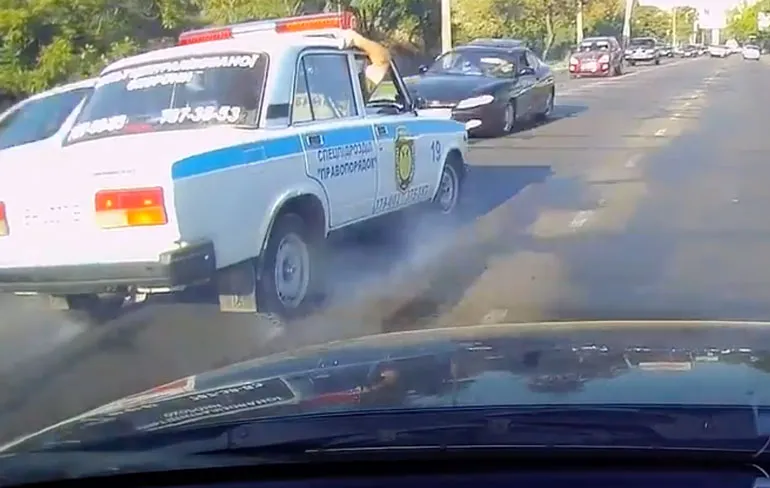 Agenten in koekblik hebben geen mazzel