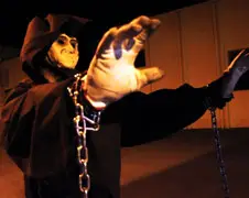 Duivelse monnik neemt het over van killer clown
