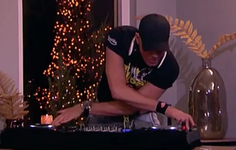 DJ Jean doet legendarisch slecht tv-optreden