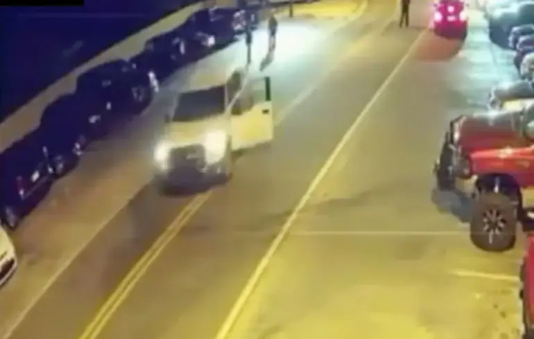 Laat jij jezelf anders even overrijden door je eigen pick-up