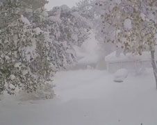 Drone en mini-camera leggen resultaat sneeuwstrom vast