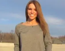Amymarie Gaertner maakt een dansje