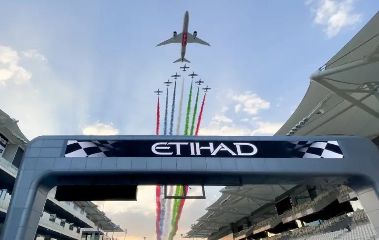 De spectaculaire flypast van Etihad tijdens Grand Prix van Abu Dhabi 2020