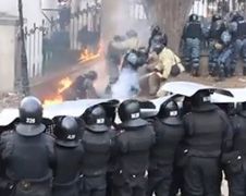 Betogers vs oproerpolitie in Kiev