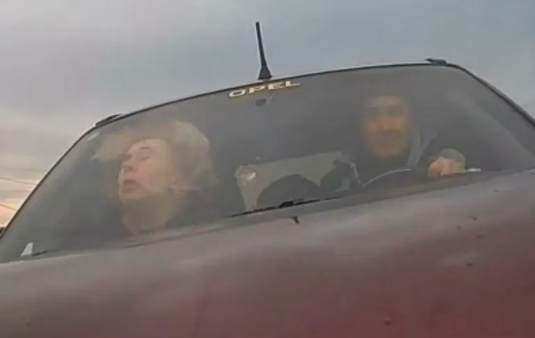 Gordeltje om had wonderen gedaan, moeder