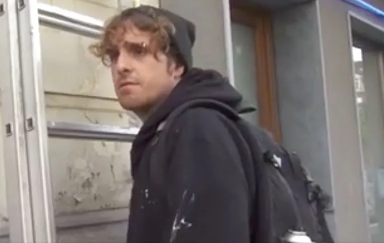 De dikke vette lul van Saint Gilles is eigenlijk een komeet