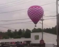 Heteluchtballon zoekt hoogspanningskabels op