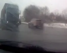Twee doden na heftige aanrijding tussen auto en vrachtwagen