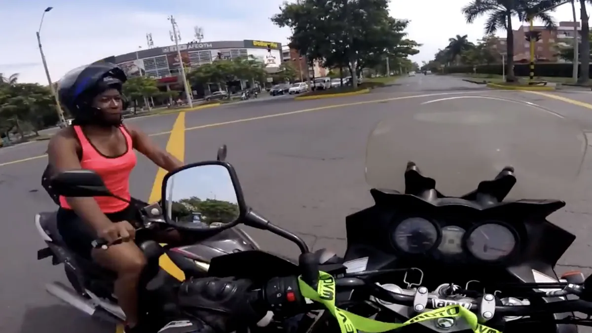 Lekker dikke vette klapzoen vanuit het Colombiaanse Cali