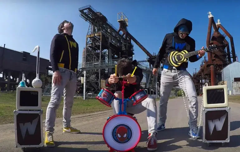 Killing in the Name of Kinderspeelgoed