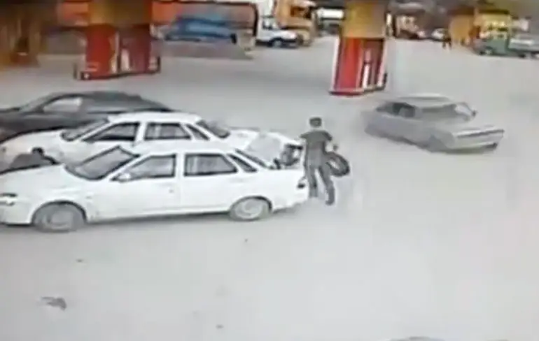 Lada tikt er even eentje omver