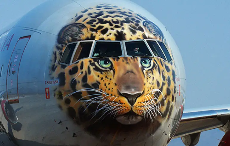 Luipaard als neus van een Boeing 777-300
