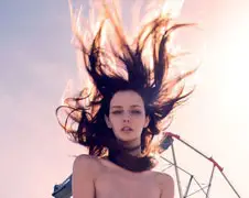 Sexy shoot met Lydia Hearst voor Treats Magazine