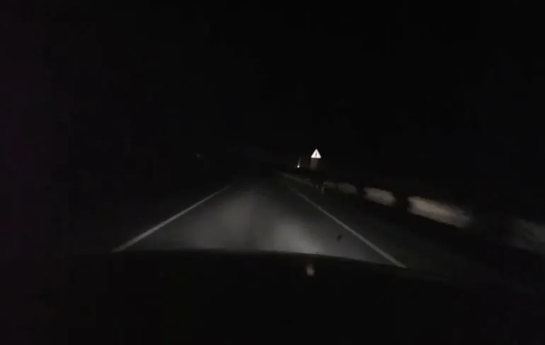 Het nadeel van een slecht verlichte weg in Yalutorovsk