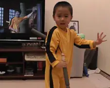 Kleine Bruce Lee is best wel een baasje