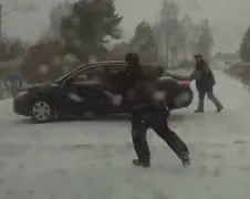 Een hele stomme manier van auto laten crashen