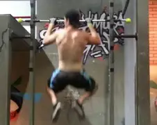 Muscle Up Salmon Ladder gaat bijna helemaal goed
