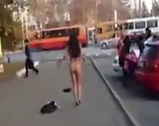 Naakte dame in Nachodka heeft het heen-en-weer