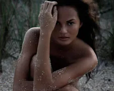 Naakte Chrissy Teigen beschoten door Dorian Caster