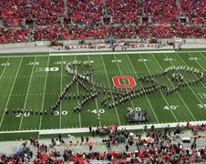 Ohio State marching band gaat classic rock