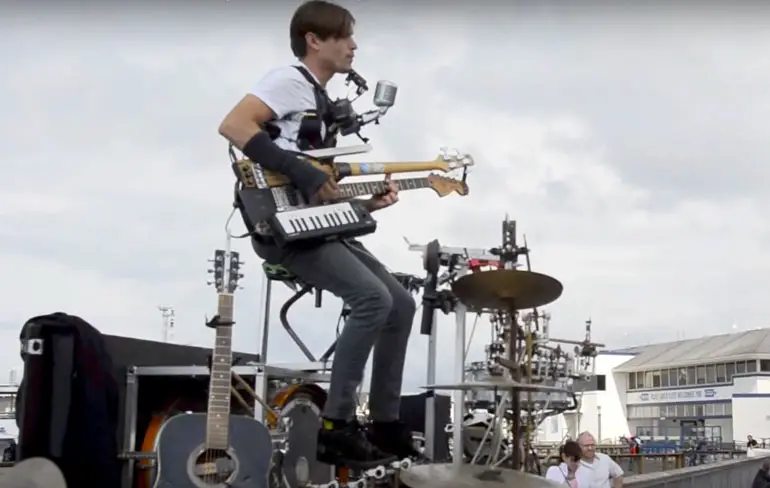 Jordan B. Wilson is een ware one man band