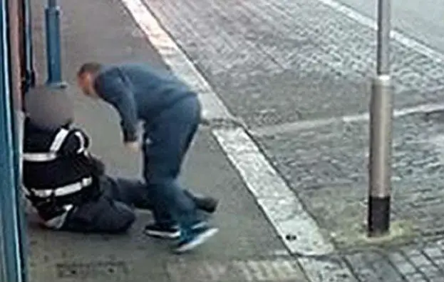 2 jaar achter slot en grendel na aanvallen parkeermeneer