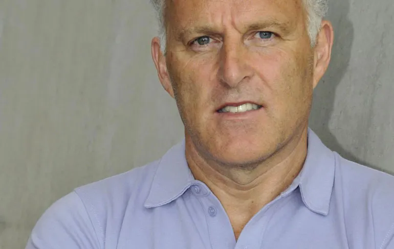 Peter R de Vries betrapt tijdens poging tot slippertje?