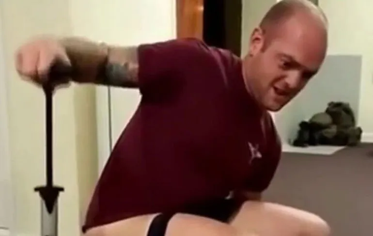 Zo, dat is een grappig trucje met een fietspomp