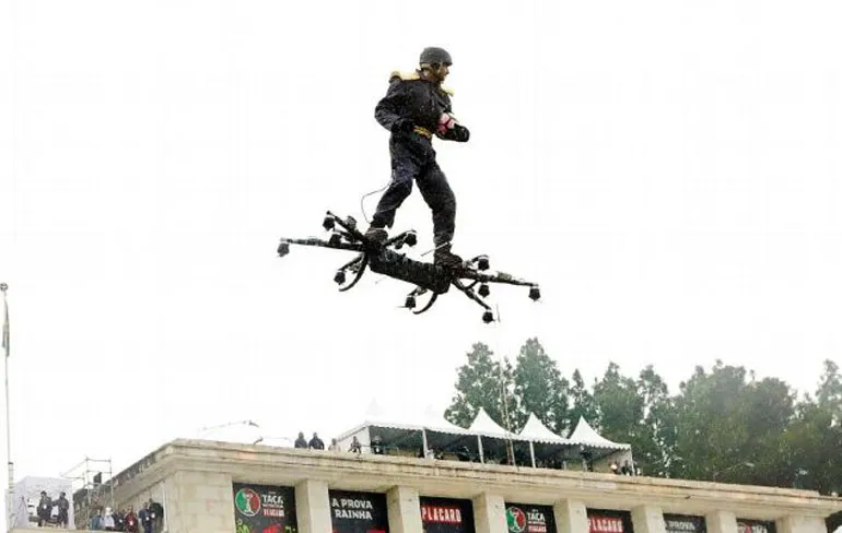 Coolste manier om een bal af te leveren