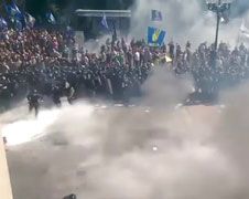 Betoger gooit handgranaat in Kiev