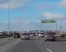 Auto duwen op de ring Sint-Petersburg is slecht plan