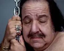 Ron Jeremy doet Wrecking Ball
