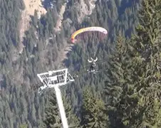 Valentin Delluc doet het via de kabels van skilift