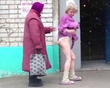 Russische dame maakt een dansje
