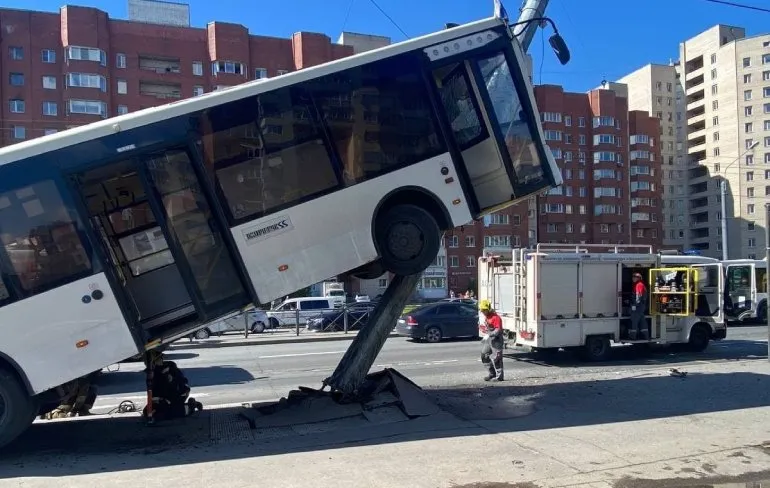 Accordeonbus in St Petersburg zocht het hogerop