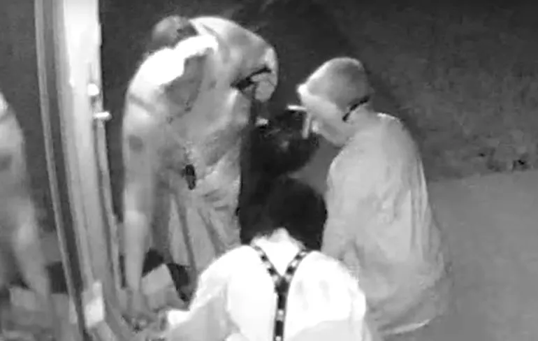 Verkleed gaan als asociaal vet volgevreten stink varken doe je zo!